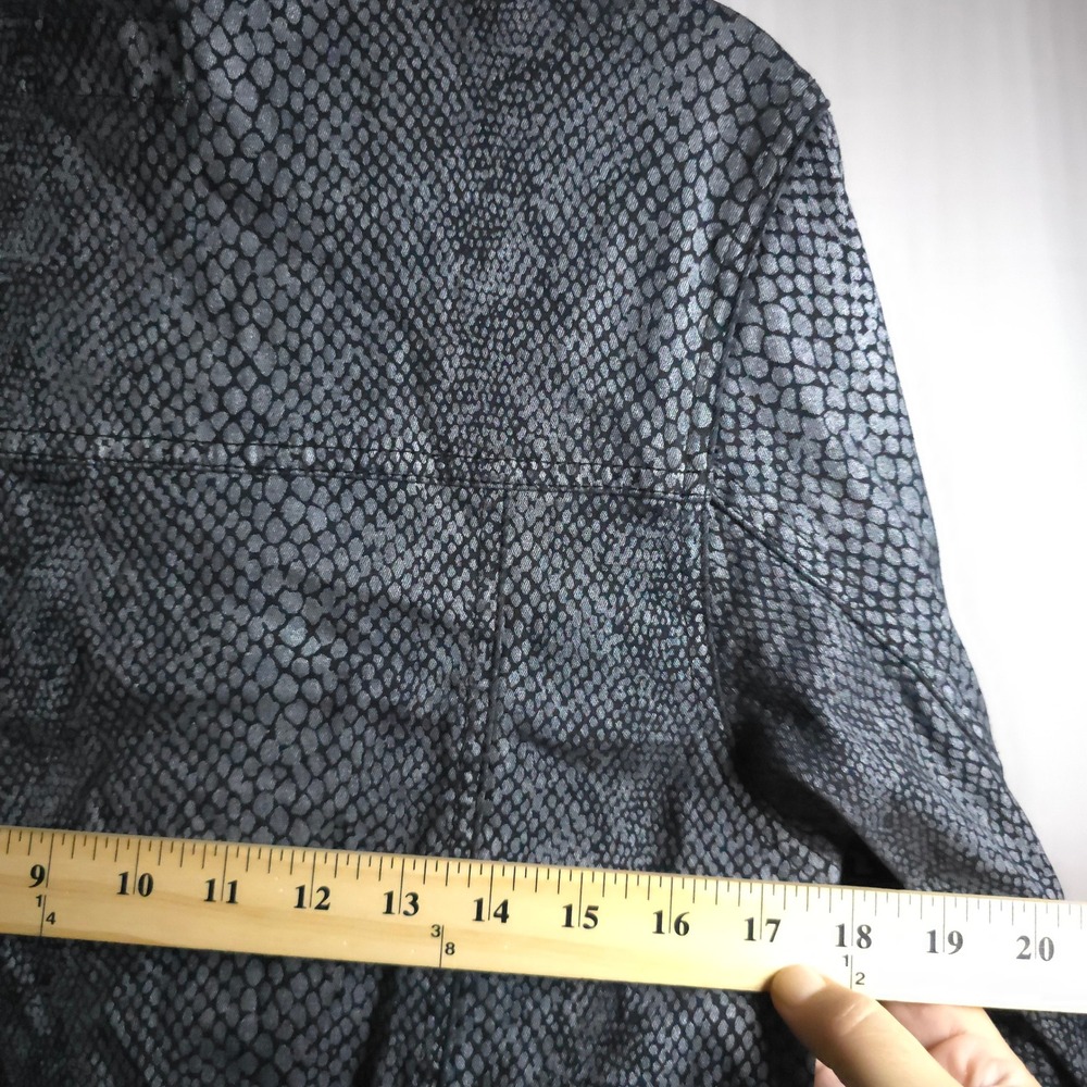L.A. Blues Snakeskin Print Denim Jacket Womens Size 6‎ Cropped Button Front - Picture 6 of 8